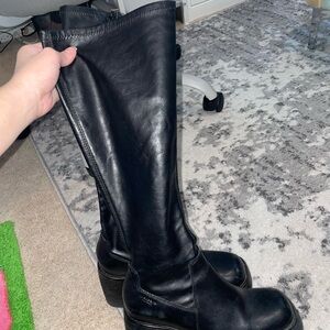 Vagabond Black Leather Knee-High Boots